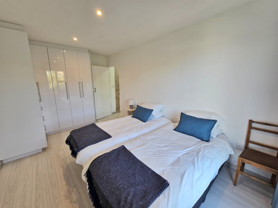 7 Bedroom Property for Sale in Kingfisher Creek Western Cape